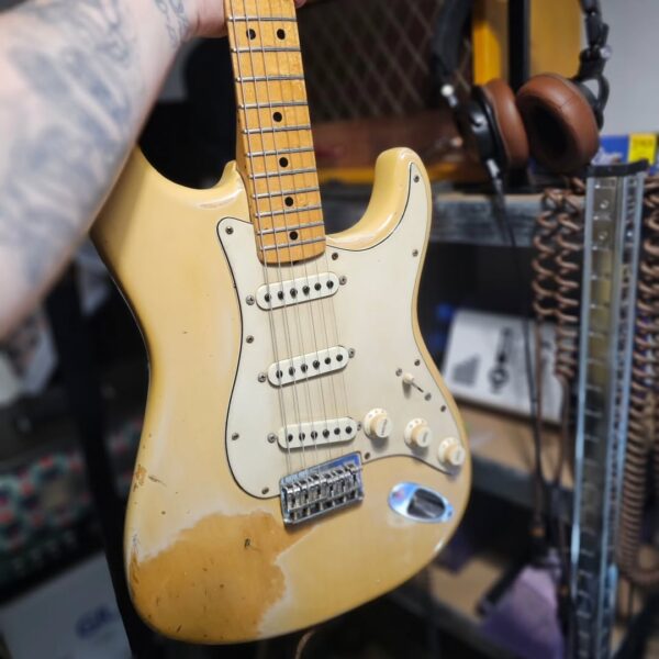 7.8 lbs Fender Hardtail Stratocaster 1977 - Image 5