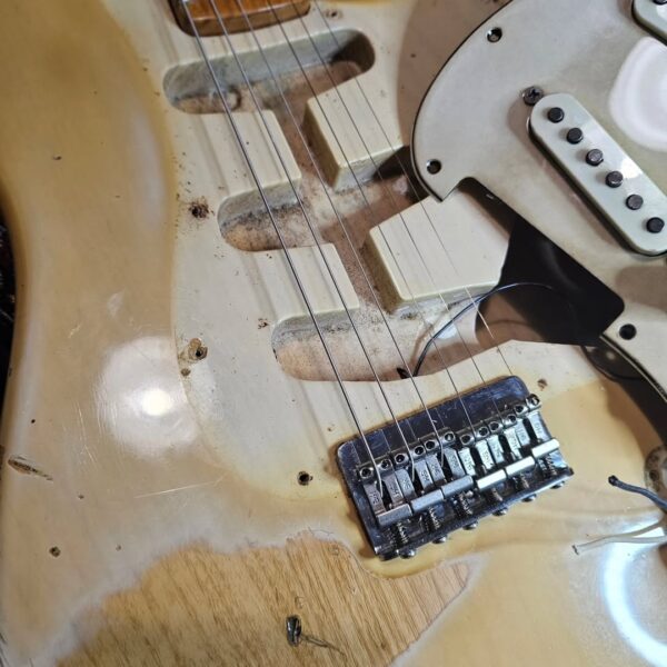 7.8 lbs Fender Hardtail Stratocaster 1977 - Image 2