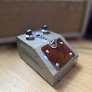 Silicon Rangemaster
Six Position EQ Treble Booster with Illuminated Viking Artwork