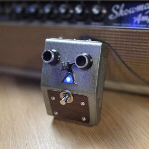 Rangemaster Treble Booster
RCA 2N5783 Silicon
Vintage Enclosure with Brazilian Rosewood Plates