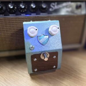 Rangemaster Treble Booster
BART Soviet Germanium
Vintage Enclosure with Brazilian Rosewood Plates