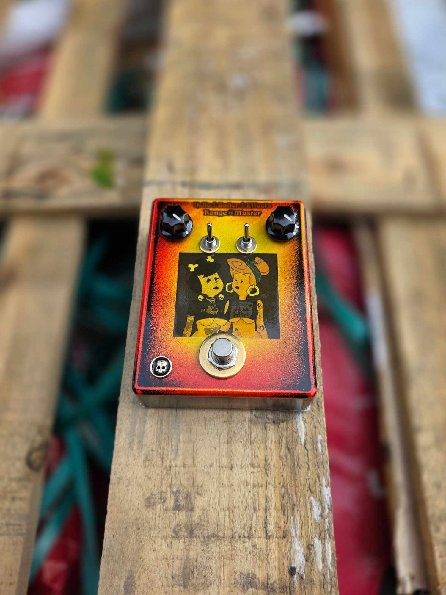 Flintstones Pin Up Rangemaster
Hand Wired Vintage NKT677 Germanium & Texas Instruments BC213C Silicon Treble Booster - Image 9