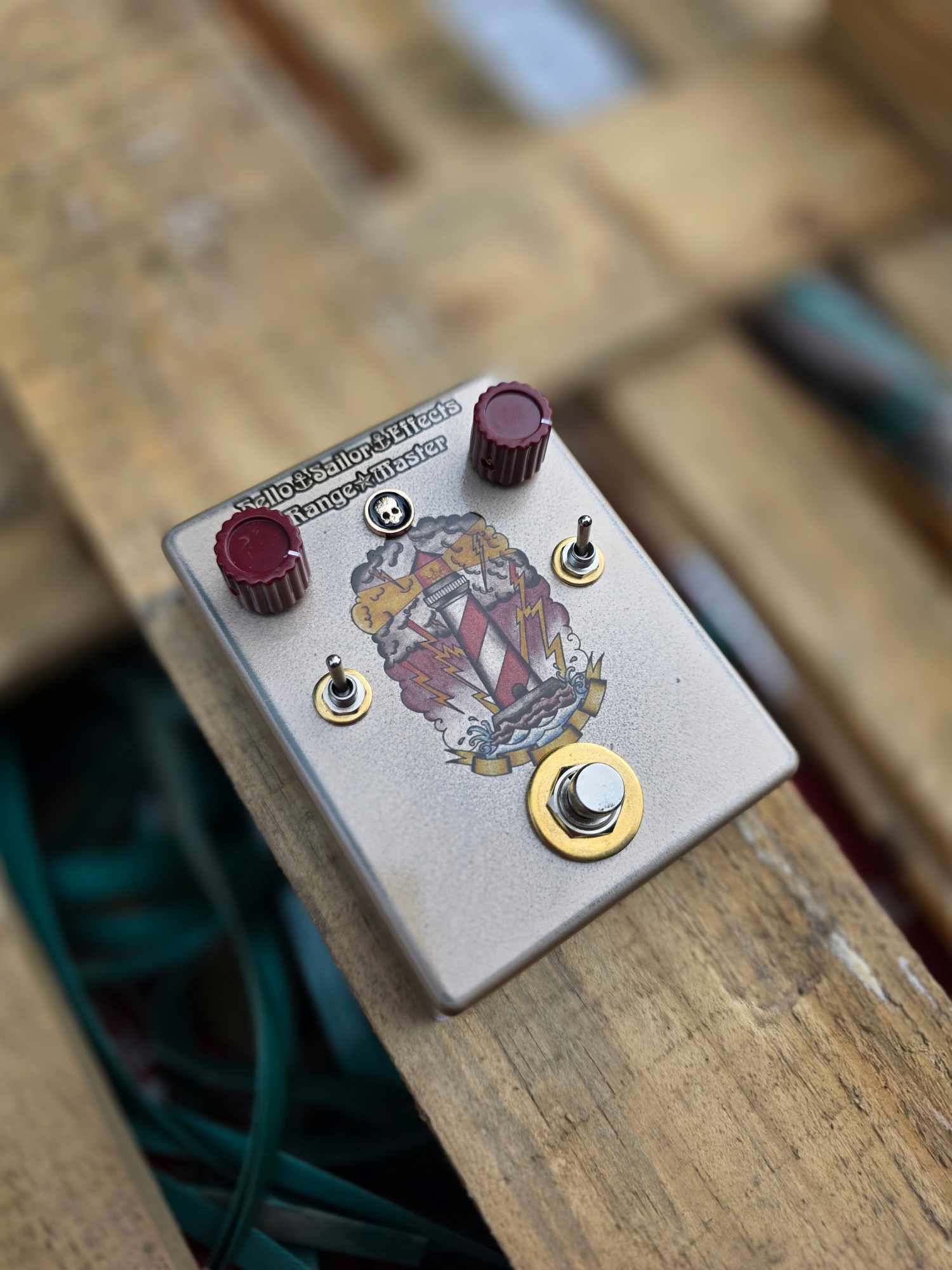 Hello Sailor Lighthouse Rangemaster
Hand Wired High Gain NKT162 Gold Pin Germanium & Texas Instruments BC213C Silicon Treble Booster - Image 8