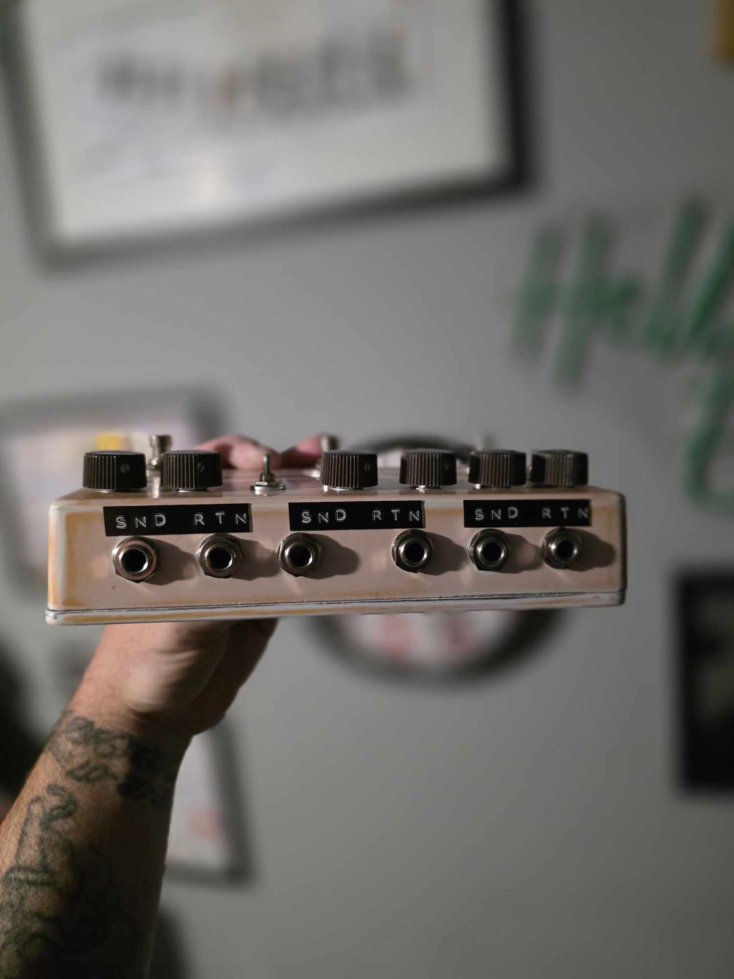 Shell Pink Three in One Pedal with Abbey Road Fuzz, Rangemaster, Kossoff Drive and Three Independent Effects Loops - Image 4