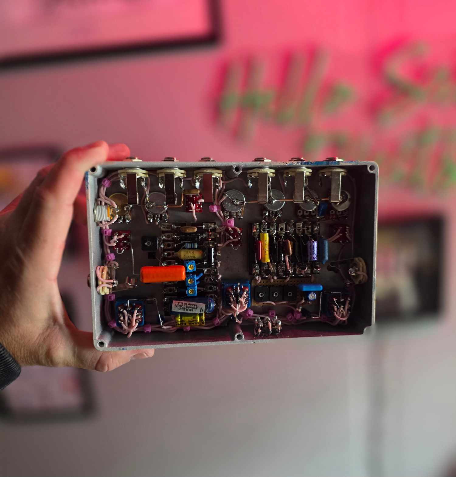 Shell Pink Three in One Pedal with Abbey Road Fuzz, Rangemaster, Kossoff Drive and Three Independent Effects Loops - Image 9