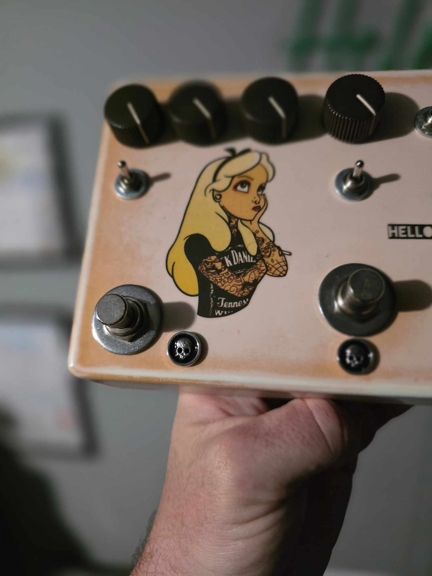 Shell Pink Three in One Pedal with Abbey Road Fuzz, Rangemaster, Kossoff Drive and Three Independent Effects Loops - Image 3